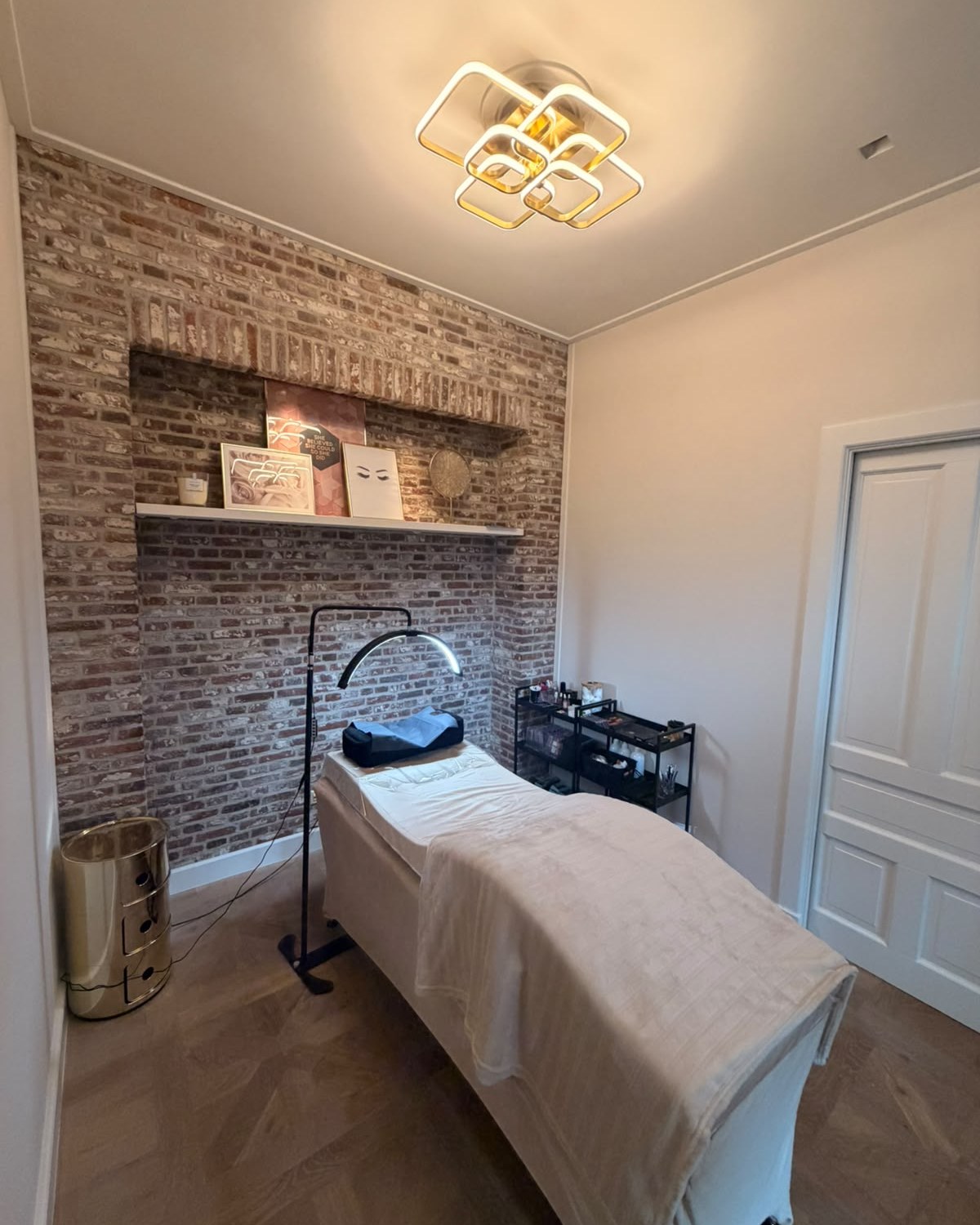 De behandelkamer van Bliss Lash Studio in Oosterbeek